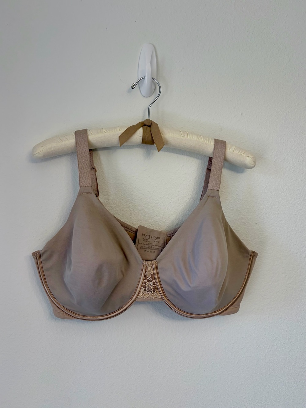 Vanity Fair Bra 42DD Tan Beige w/ Lace Accent/ Underwire Full Figure / 76080